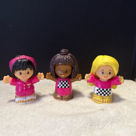 2022 Fisher Price Little People Barbie Figure Replacement‎ Lot of 3 - Mattel - Picture 1 of 6